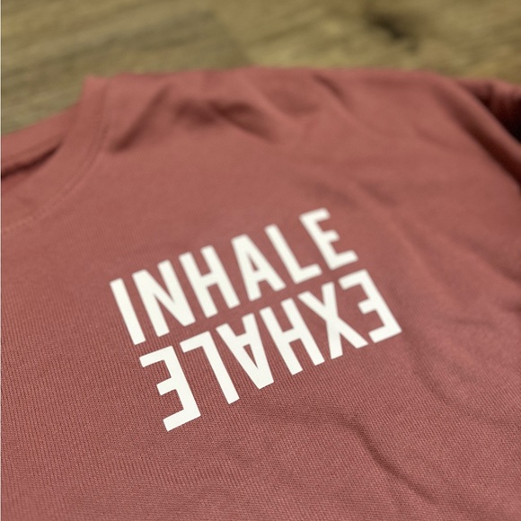Gym Weekend Apparel - Women’s cropped sweatshirt- Inhale Exhale - Picture 2 of 5
